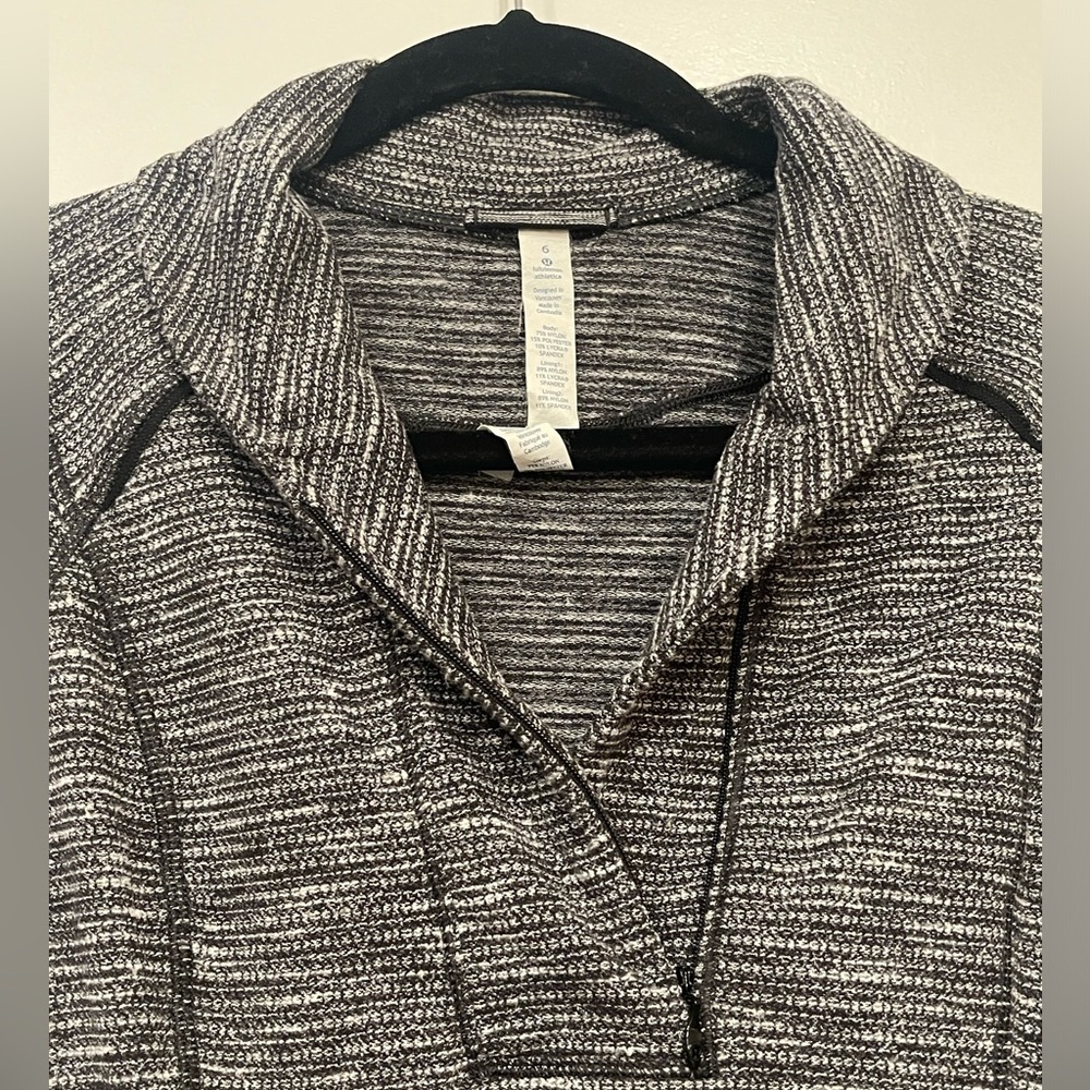 Lululemon Think Fast Pullover - Picture 4 of 12